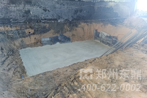 内蒙古鄂尔多斯煤泥烘干机基础建设现场